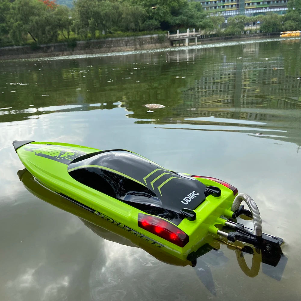 #0925 UDI R/C UDI018 Large RC Speed Boat 2.4G 4WD 40-45km/h Remote Control Brushless Watercraft for Hobby Adult 22.8Inches